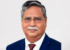 চিকিৎসার জন্য লন্ডনে গিয়ে শপিংয়ে ব্যস্ত রাষ্ট্রপতি, বিলাসবহুল সফর নিয়ে প্রশ্ন