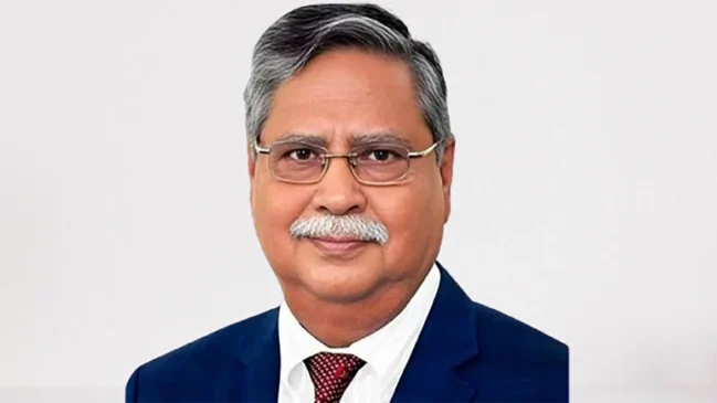 চিকিৎসার জন্য লন্ডনে গিয়ে শপিংয়ে ব্যস্ত রাষ্ট্রপতি, বিলাসবহুল সফর নিয়ে প্রশ্ন